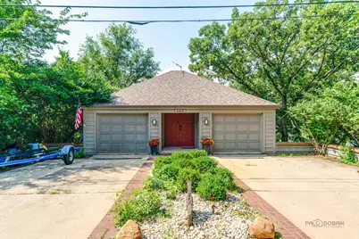 5419 E Lake Shore Drive, Wonder Lake, IL 60097 - Photo 2