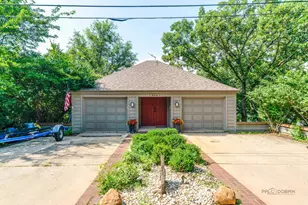 5419 E Lake Shore Dr, Wonder Lake, IL 60097 - Photo 2