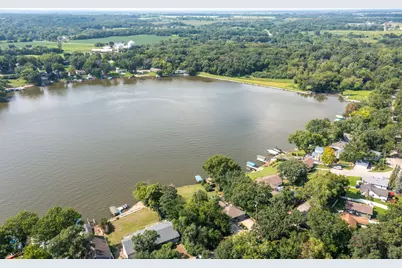 5419 E Lake Shore Drive, Wonder Lake, IL 60097 - Photo 48
