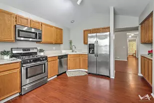 1620 Columbia Cir, Bartlett, IL 60103 - Photo 6