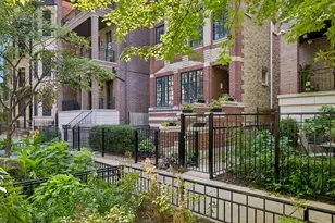 841 W Buckingham Pl, Chicago, IL 60657 - Photo 2