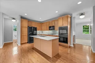 341 Foxford Dr, Cary, IL 60013 - Photo 10