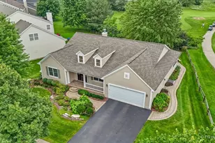 341 Foxford Dr, Cary, IL 60013 - Photo 2