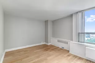 1355 N Sandburg Terrace, Chicago, IL 60610 - Photo 12