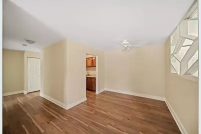 1065 Valley Lane #208, Hoffman Estates, IL 60169 - Photo 4