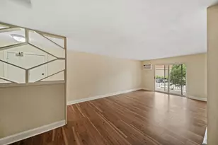 1065 Valley Ln, Hoffman Estates, IL 60169 - Photo 2