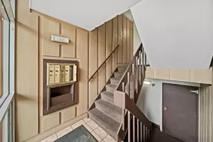 1065 Valley Ln, Hoffman Estates, IL 60169 - Photo 18