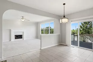 5218 Greenshire Cir, Lake in the Hills, IL 60156 - Photo 10