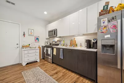 1045 W Cornelia Avenue #402, Chicago, IL 60657 - Photo 4