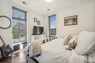 1045 W Cornelia Ave, Chicago, IL 60657 - Photo 8