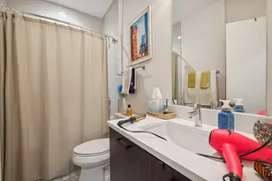 1045 W Cornelia Ave, Chicago, IL 60657 - Photo 10