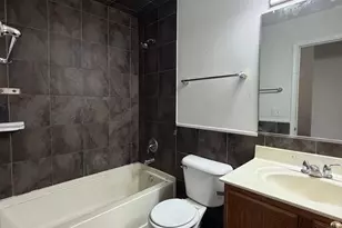 1887 N Nicole Ln, Round Lake Beach, IL 60073 - Photo 12