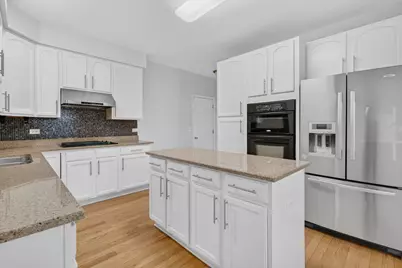 10S447 Carrington Circle, Burr Ridge, IL 60527 - Photo 12