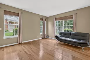10S447 Carrington Circle, Burr Ridge, IL 60527 - Photo 8