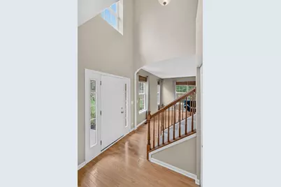 10S447 Carrington Circle, Burr Ridge, IL 60527 - Photo 4
