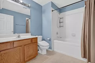 10S447 Carrington Circle, Burr Ridge, IL 60527 - Photo 22