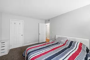 496 Thornhill Ln, Wheeling, IL 60090 - Photo 12
