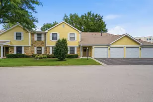 496 Thornhill Ln, Wheeling, IL 60090 - Photo 1