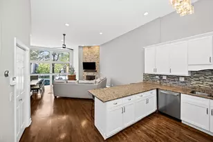 2003 W Superior St, Chicago, IL 60612 - Photo 10