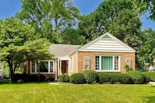570 S Kenilworth Ave, Elmhurst, IL 60126 - Photo 1