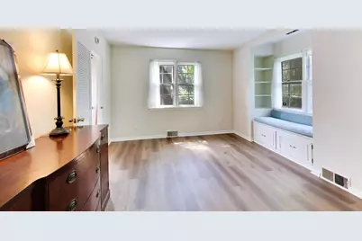 570 S Kenilworth Avenue, Elmhurst, IL 60126 - Photo 14
