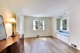570 S Kenilworth Ave, Elmhurst, IL 60126 - Photo 14