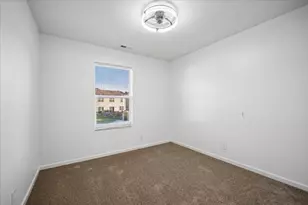 2641 Carlisle Ln, Hampshire, IL 60140 - Photo 14