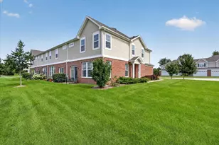 1308 Draper Rd, McHenry, IL 60050 - Photo 2