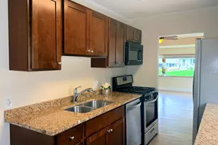 18148 W Valley Dr, Grayslake, IL 60030 - Photo 2