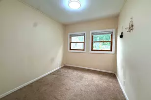 18148 W Valley Dr, Grayslake, IL 60030 - Photo 12