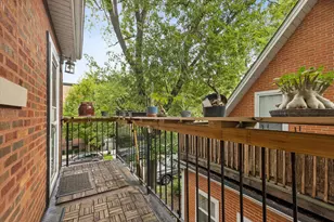 2152 N Campbell Ave, Chicago, IL 60647 - Photo 2