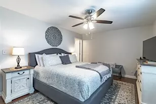 6 S Deerpath Dr, Vernon Hills, IL 60061 - Photo 14
