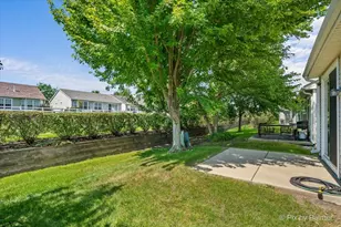2892 Edgewater Dr, Elgin, IL 60124 - Photo 24