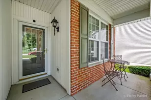 2892 Edgewater Dr, Elgin, IL 60124 - Photo 2