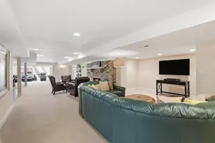 4202 Royal Fox Dr, Saint Charles, IL 60174 - Photo 24