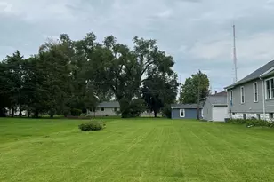 514 S Margaret St, Joliet, IL 60436 - Photo 2