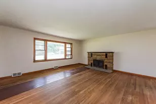 618 N Oplaine Rd, Gurnee, IL 60031 - Photo 6