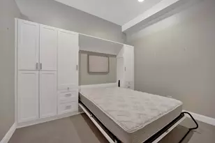 101 W Superior St, Chicago, IL 60654 - Photo 8
