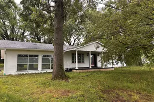380 Golf Course Rd, Eldorado, IL 62930 - Photo 2