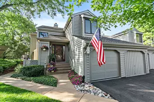 867 Longmeadow Ct, Lake Barrington, IL 60010 - Photo 1