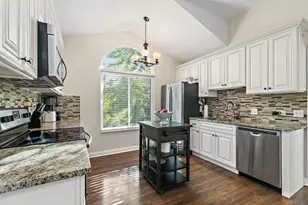 867 Longmeadow Ct, Lake Barrington, IL 60010 - Photo 10
