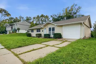 706 Halstead Ave, Romeoville, IL 60446 - Photo 2
