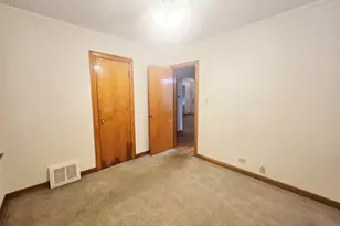 10342 S Christiana Ave, Chicago, IL 60655 - Photo 14