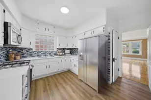 8533 S Rhodes Ave, Chicago, IL 60619 - Photo 6