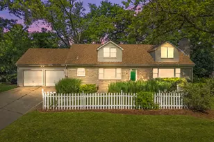 120 N Pine St, Geneva, IL 60134 - Photo 28