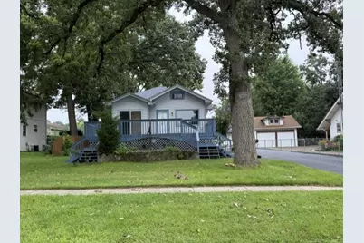 414 W Park Avenue, Round Lake, IL 60073 - Photo 2