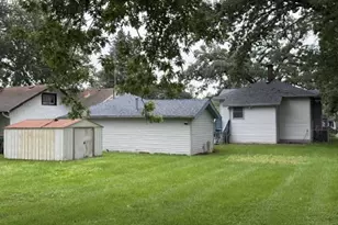 414 W Park Ave, Round Lake, IL 60073 - Photo 56