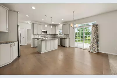 406 Mary Ann Circle, Sycamore, IL 60178 - Photo 14