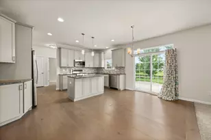 406 Mary Ann Cir, Sycamore, IL 60178 - Photo 14