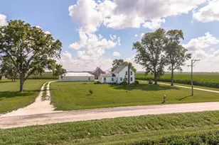 758 N 1st Rd, Dana, IL 61321 - Photo 16